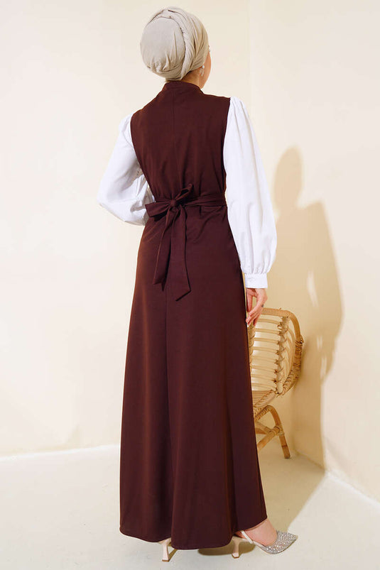 فستان بحزام وأكمام قميص باللون البني