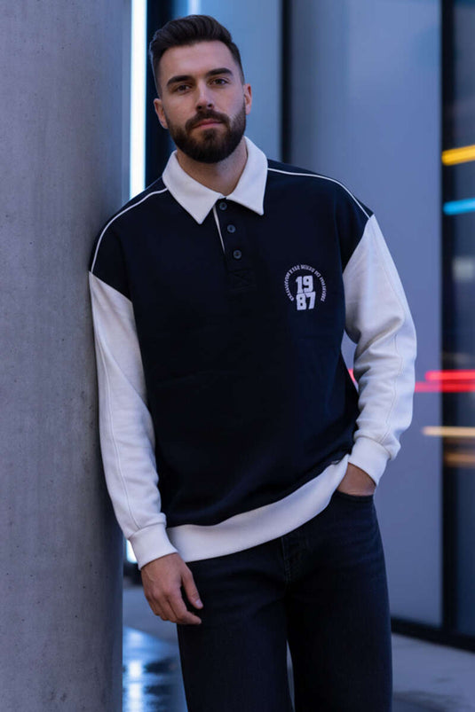 سويت شيرت رجالي أسود بطبعة وياقة قميص