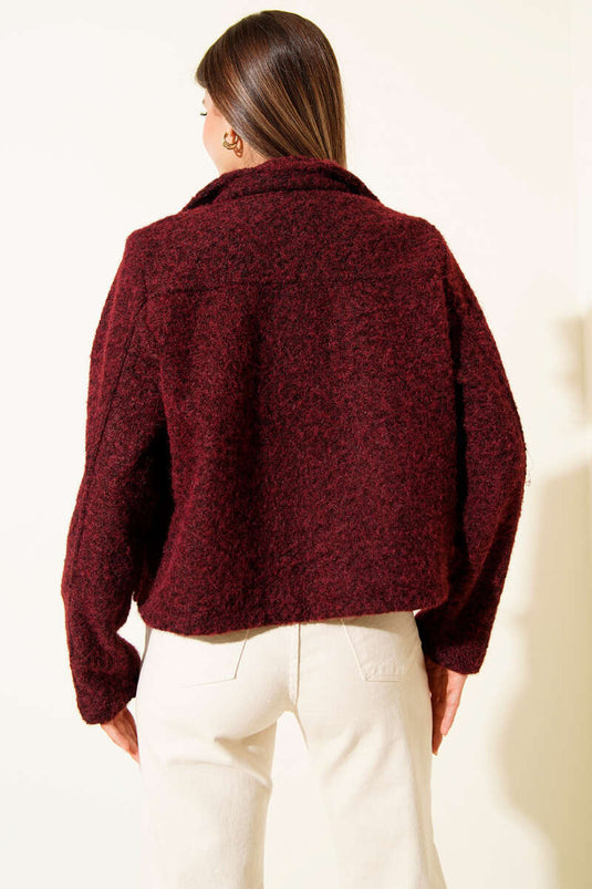 Veste courte en cachemire bordeaux à col chemise et poches