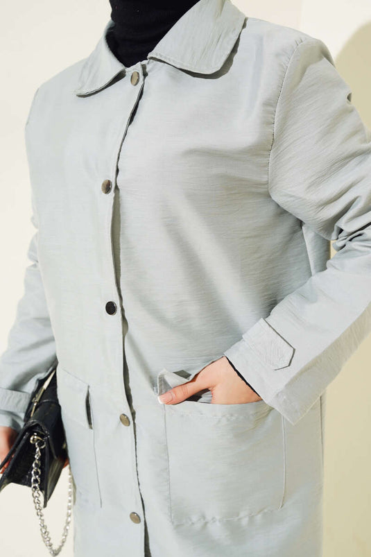 قبعة القميص ذات الياقة المفاجئة باللون الرمادي