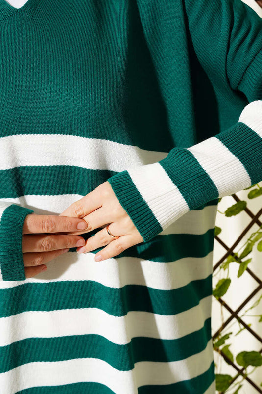 سترة محبوكة مخططة بياقة قميص، لون زمردي