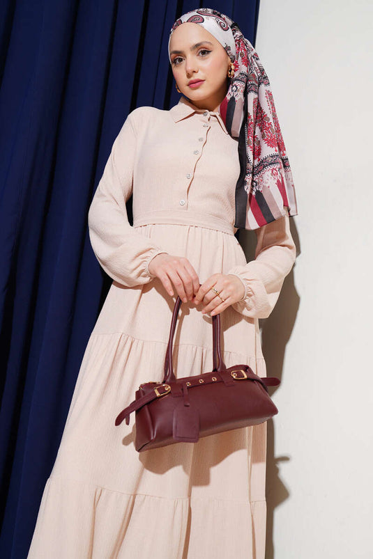 Abito in crepe a strati con bottoni e colletto a camicia beige