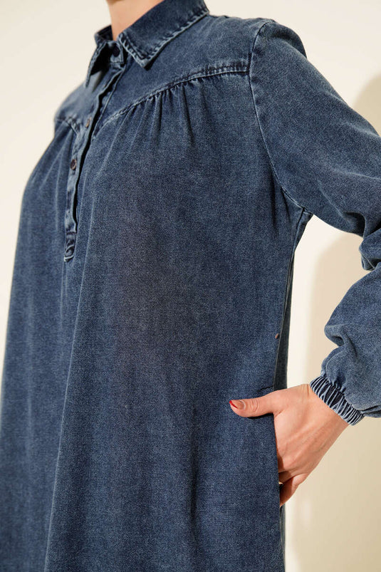 Robe en jean bleu foncé à col boutonné
