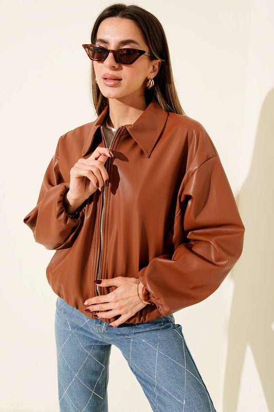 Giacca in pelle con collo a camicia e cerniera color cuoio