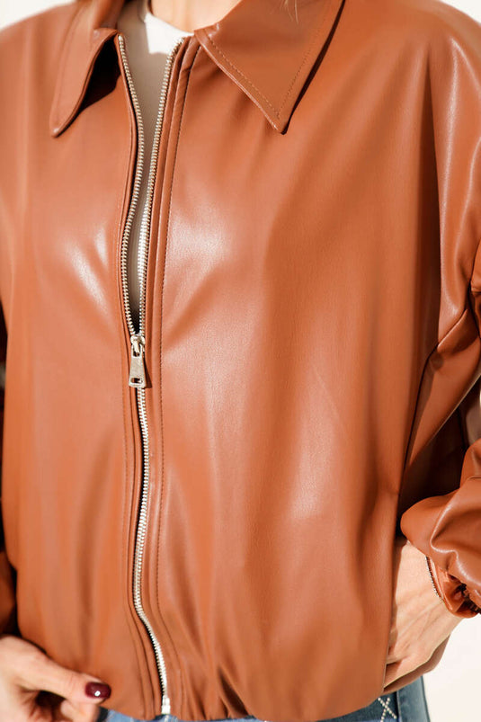 Giacca in pelle con collo a camicia e cerniera color cuoio