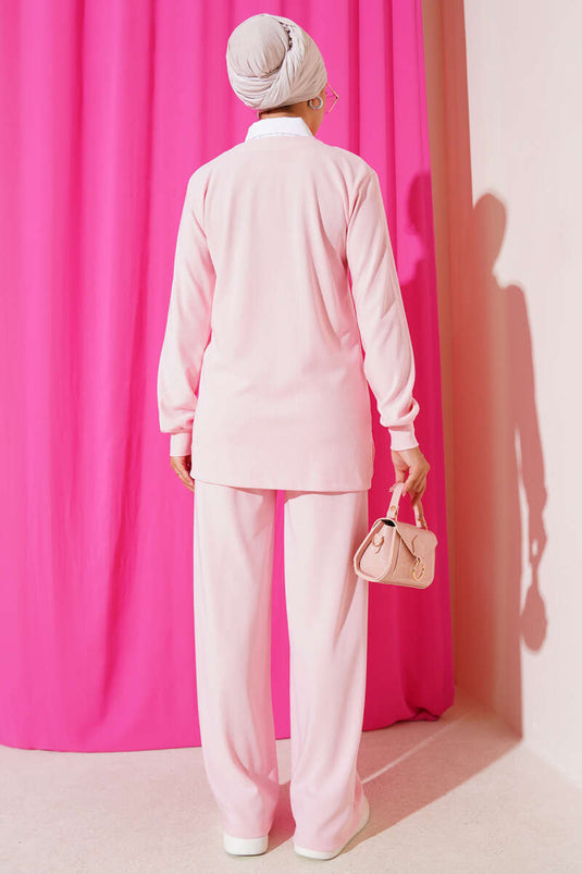 بدلة كاجوال من قطعتين مضلعة بياقة قميص باللون الوردي