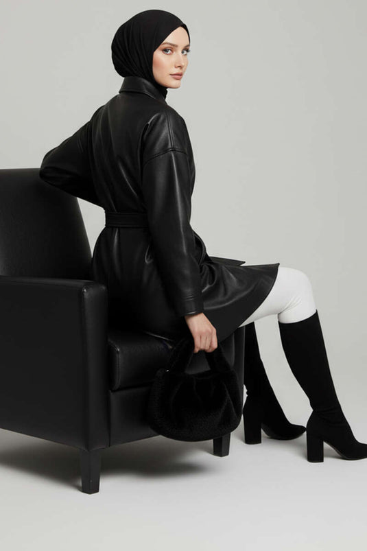 Veste en cuir noire avec col chemise et ceinture