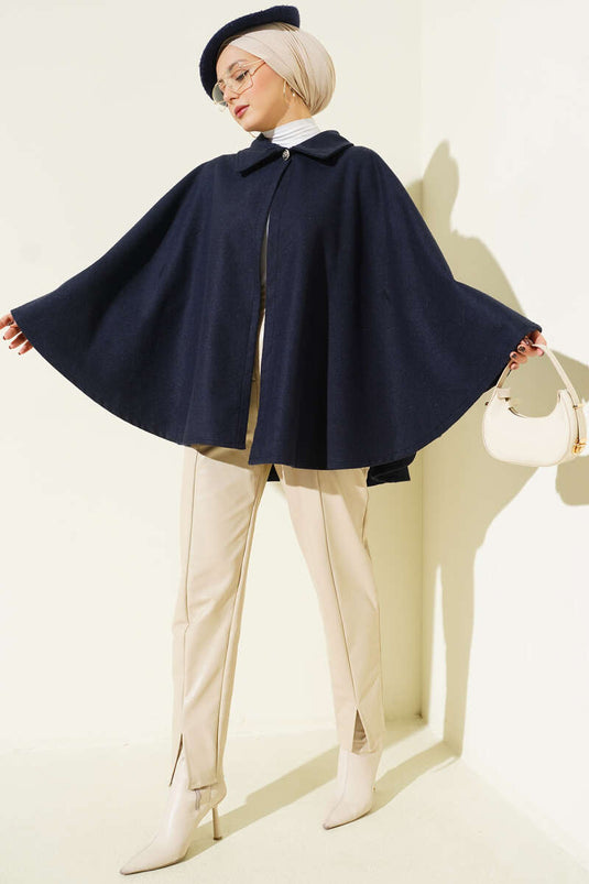 Poncho en cachemire bleu marine à col chemise et ceinture
