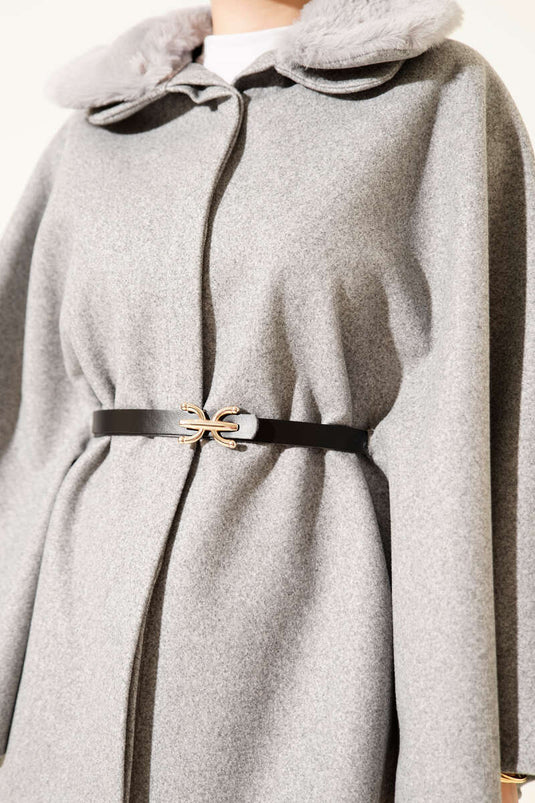 Poncho en cachemire gris doublé de fourrure et col chemise