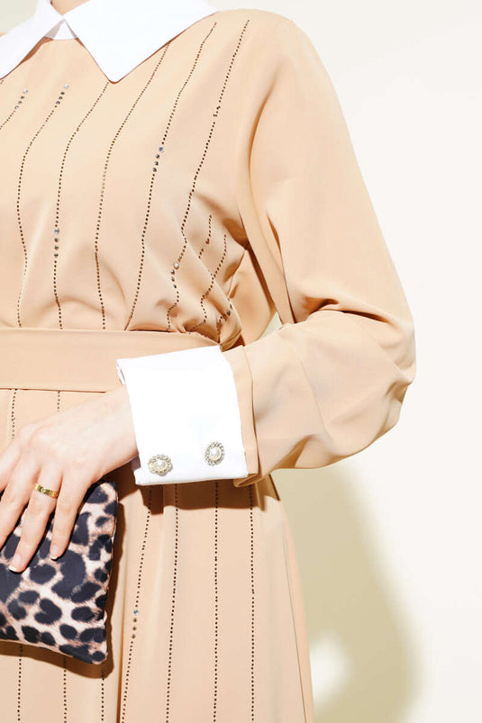 Gömlek Yaka Önü Taşlı Elbise Latte