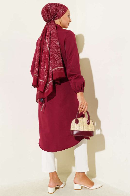 قميص طويل بياقة قميص وجيب واحد لون عنابي