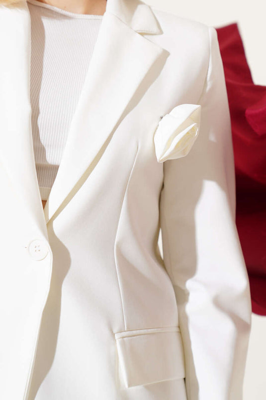 Gül Aksesuarlı Blazer Ceket Ekru