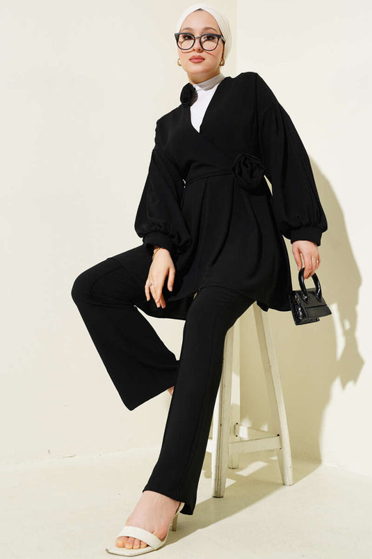 Plissiertes Tunika-Zweiteiler-Set mit Rosen-Accessoires Schwarz