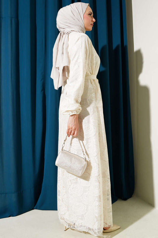 Gül Dantelli Kuşaklı Elbise Ekru