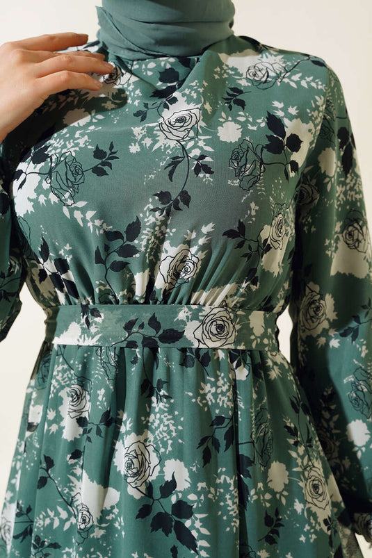 Chiffonkleid mit Rosenmuster Mandelgrün