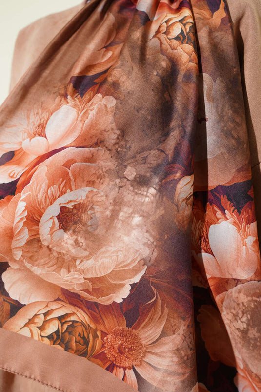 Châle doux à motif floral couleur chameau