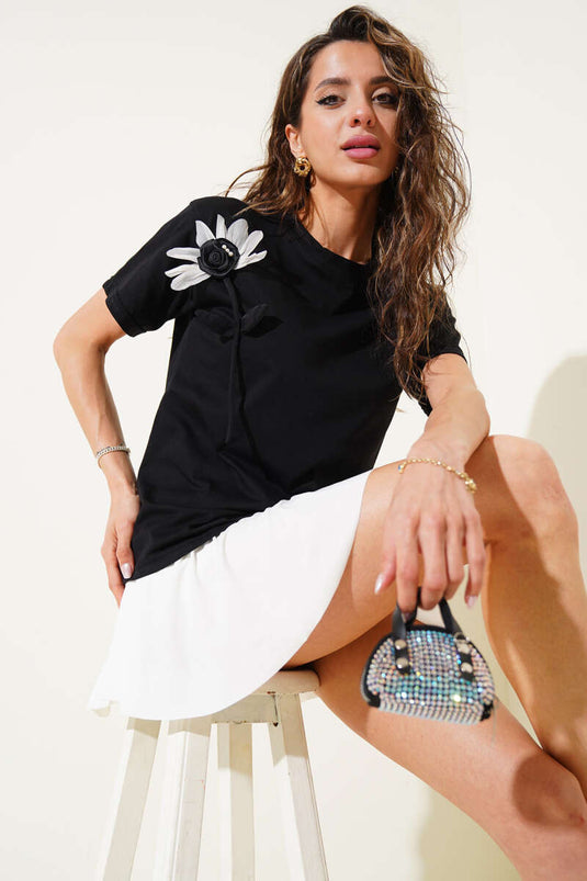 Gül Motif Detaylı T-shirt Siyah