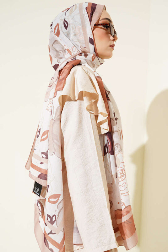 Chal con motivo de rosa latte