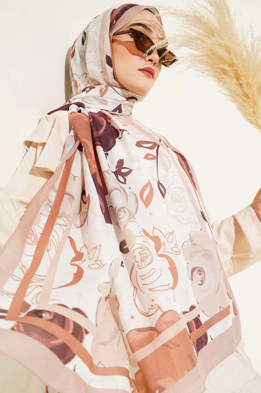 Chal con motivo de rosa latte