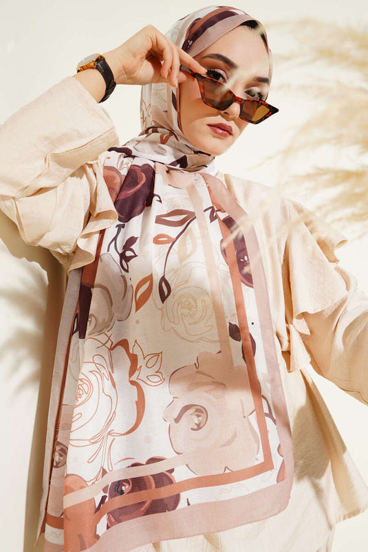 Chal con motivo de rosa latte