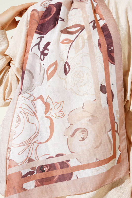 Chal con motivo de rosa latte