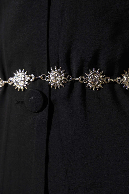 Ceinture chaîne argentée avec symbole solaire