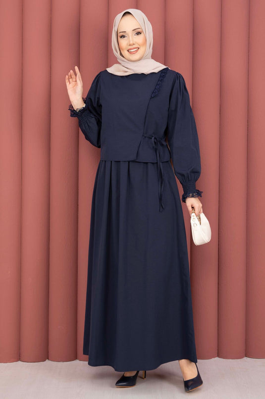 Ensemble deux pièces avec robe à bande en guipure bleu marine