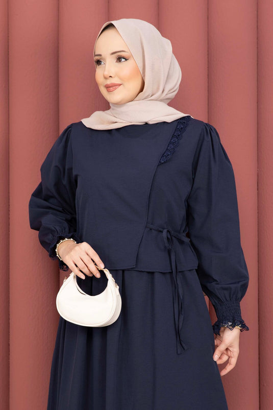 Ensemble deux pièces avec robe à bande en guipure bleu marine
