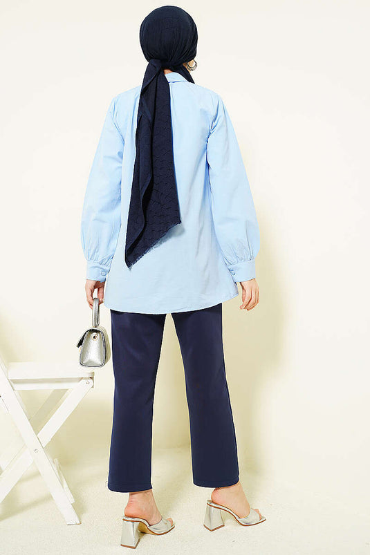 Camicia con pizzo e laccetti blu