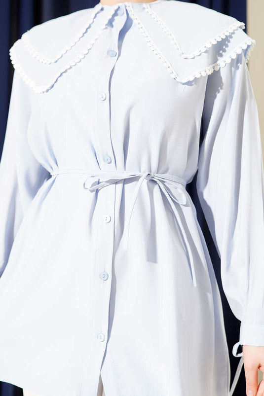 Camicia con colletto doppio marinaio in pizzo, azzurro bebè