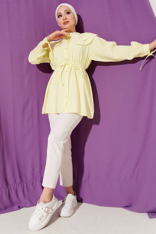 قميص بياقة مزدوجة على شكل بحار مزين بالدانتيل أصفر