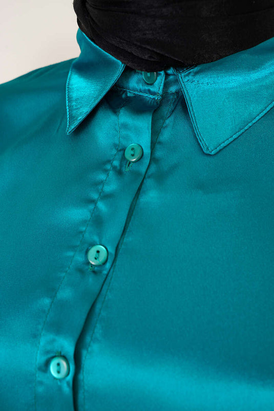 قميص ساتان يتدفق بخفة بنزين