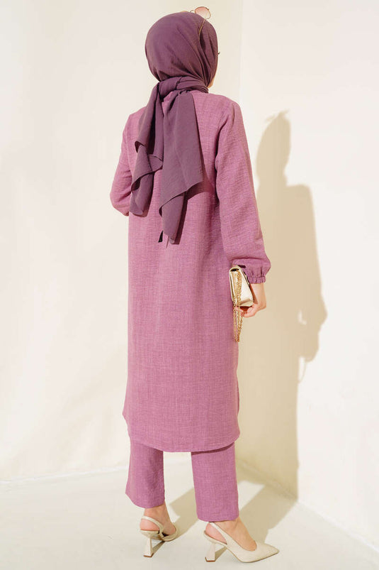 بدلة مزدوجة الصدر بأزرار باللون الوردي