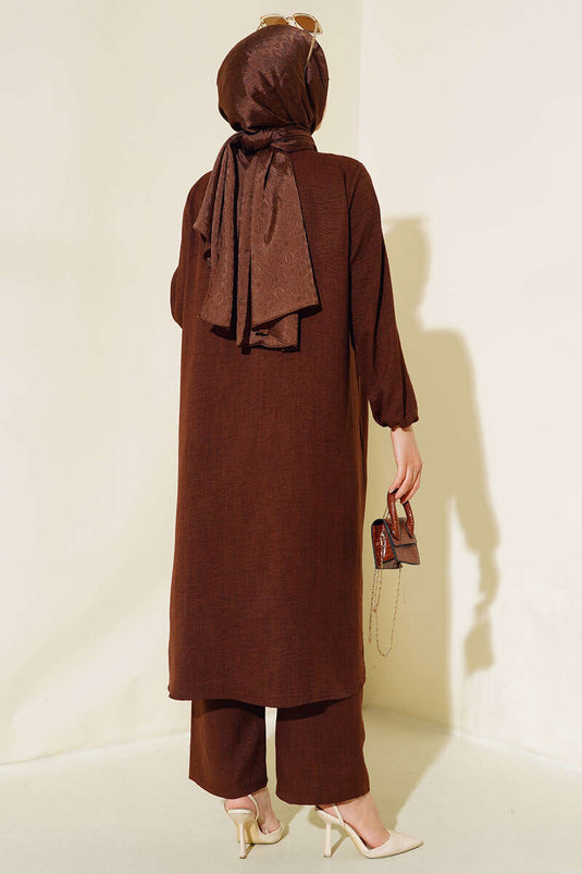 الياقة الرائعة ذات الأزرار المزدوجة بدلة كستنائية