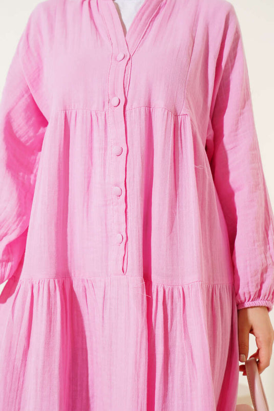 Bodenlanges Kleid mit Grandad-Kragen und Knöpfen Rosa