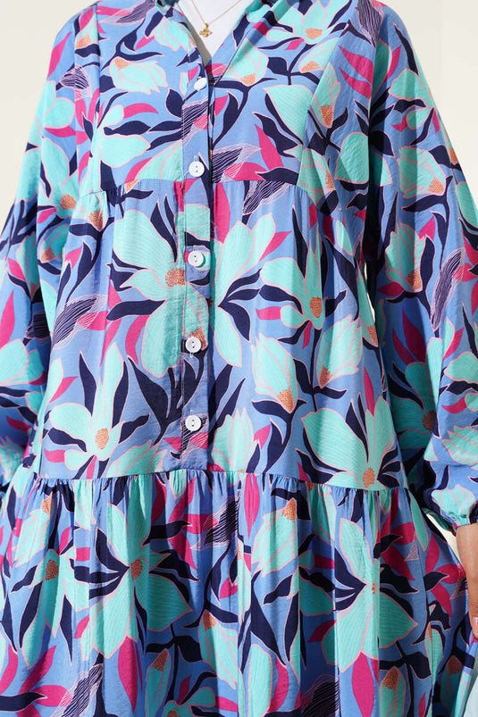 Robe à col grand-père et motifs floraux bleus