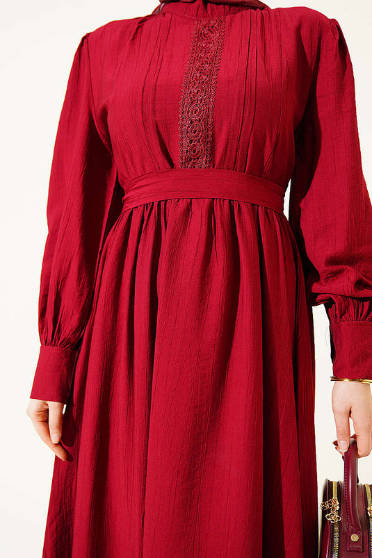 Robe Hakim à col guipure avec ceinture Bordeaux