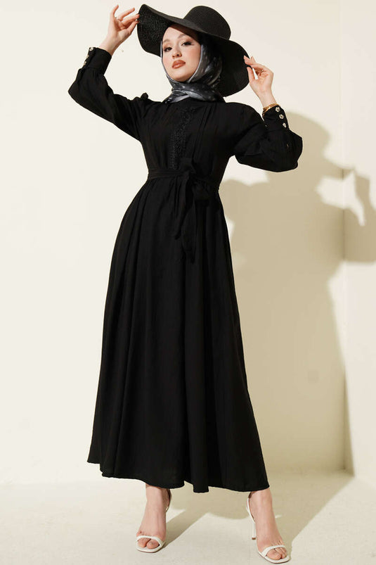 Robe noire Hakim Yaka avec ceinture et dentelle guipure