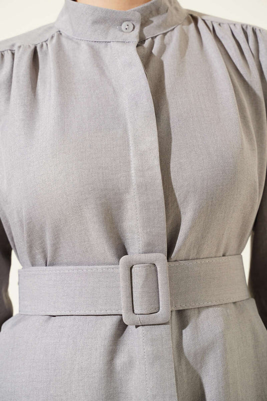 Chemise longue ceinturée à col juge grise