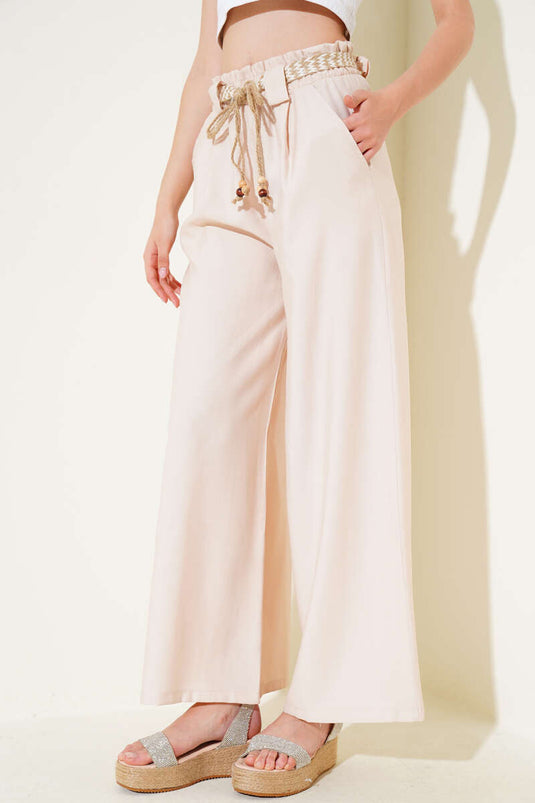بنطلون واسع الساق مع حزام من القش، بيج