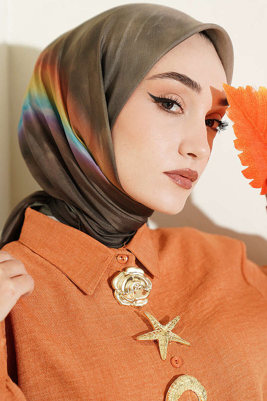 شال مزخرف بتصميم هولوغرامي متعدد الألوان 12
