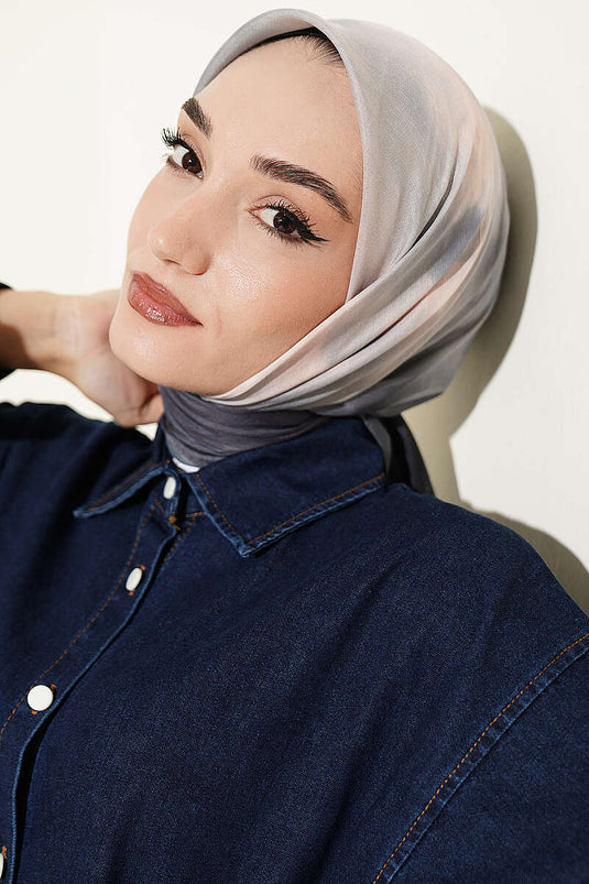 شال مزخرف بتصميم هولوغرامي متعدد الألوان 13