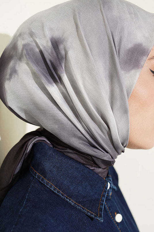 شال مزخرف بتصميم هولوغرامي متعدد الألوان 15
