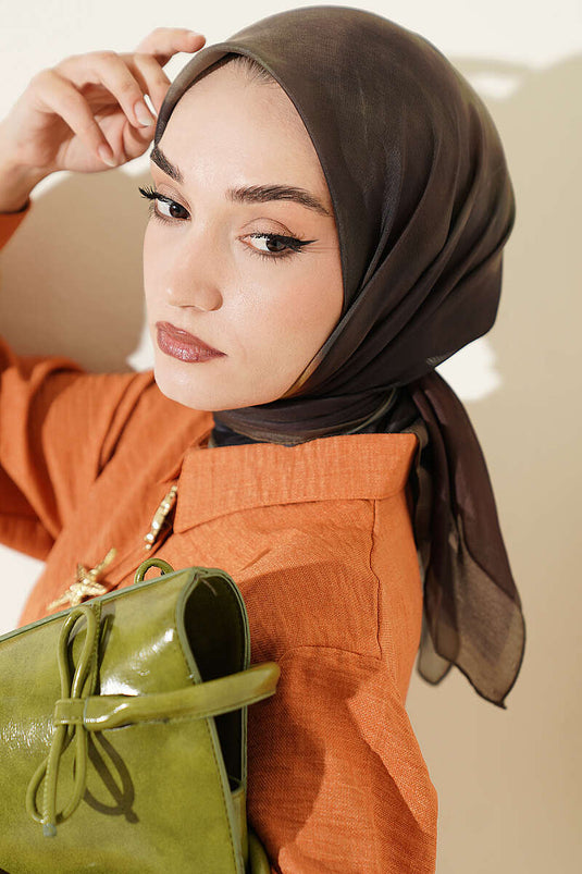 شال مزخرف بتصميم هولوغرامي متعدد الألوان 9