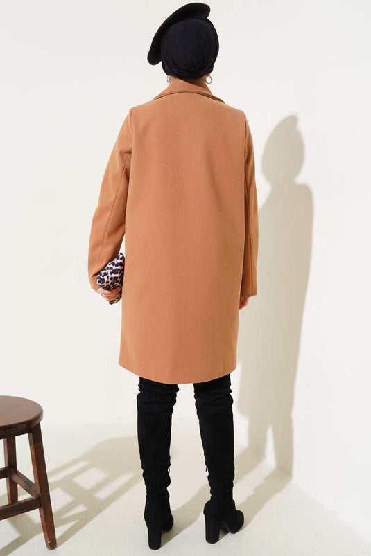 معطف ختم مبطن باللون البني