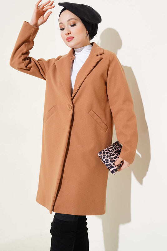 معطف ختم مبطن باللون البني