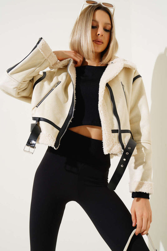 معطف جلدي قصير مع فرو من الداخل، كريمي