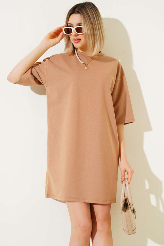 تي شيرت أساسي طويل بخيطين بلون الجمل