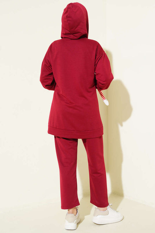 طقم مزدوج بسحاب وقبعة من خيطين لون خمري