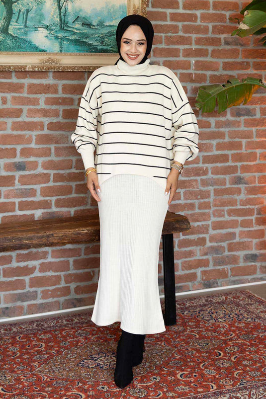 Costume Court À Fines Rayures Ecru